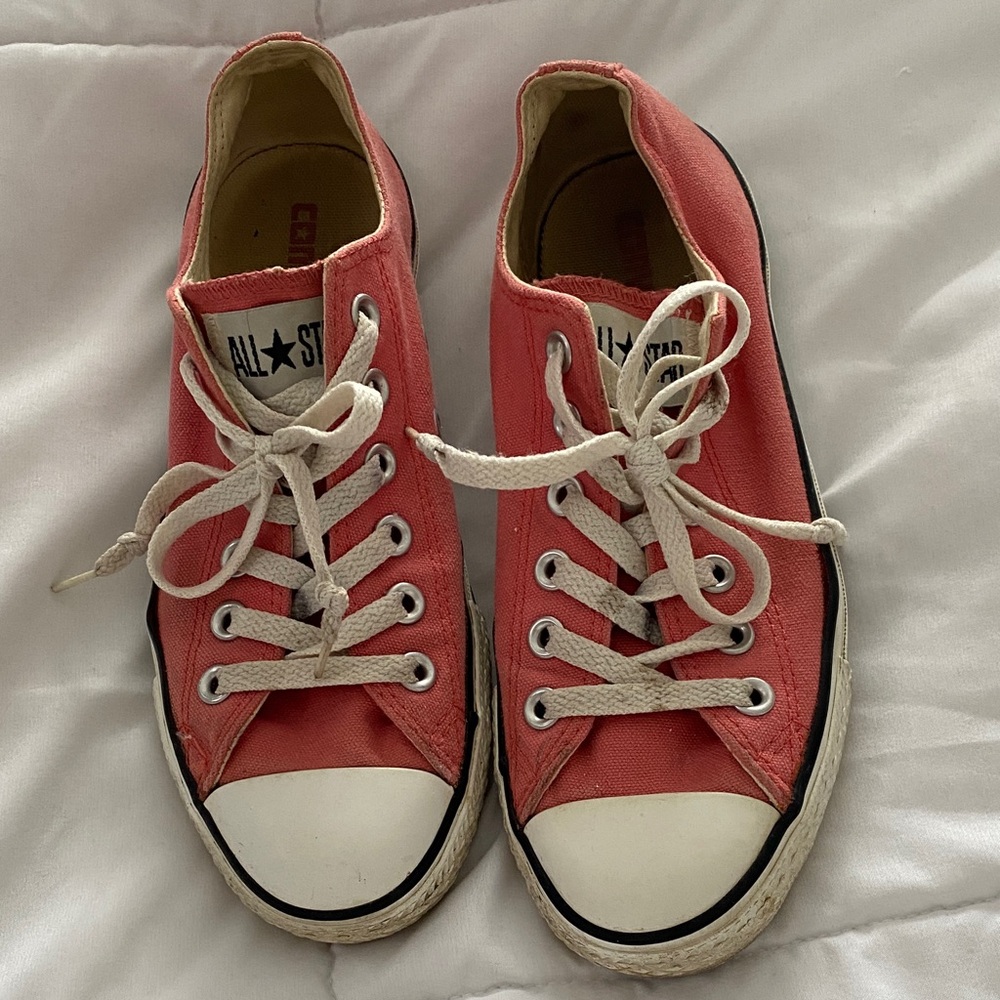 Converse All Star Pink/coral Canvas Shoes size 7 women or 5 men